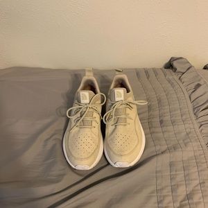 LIKE NEW NORTH FACE SNEAKERS